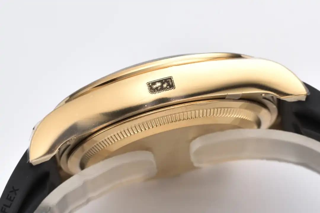 daytona 126518LN Super Clone - wrist shot