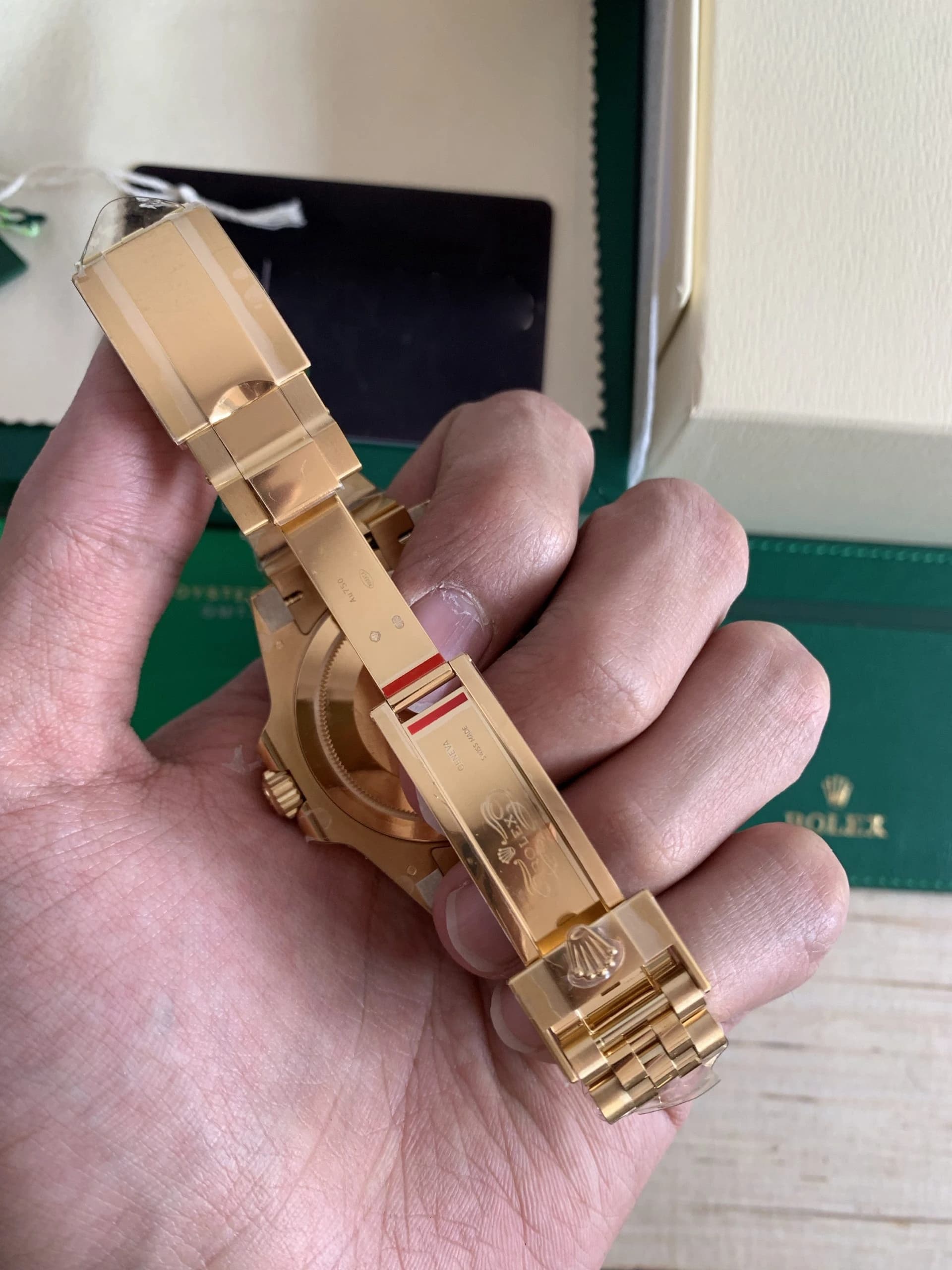 gmt-master 126718GRNR Super Clone - wrist shot