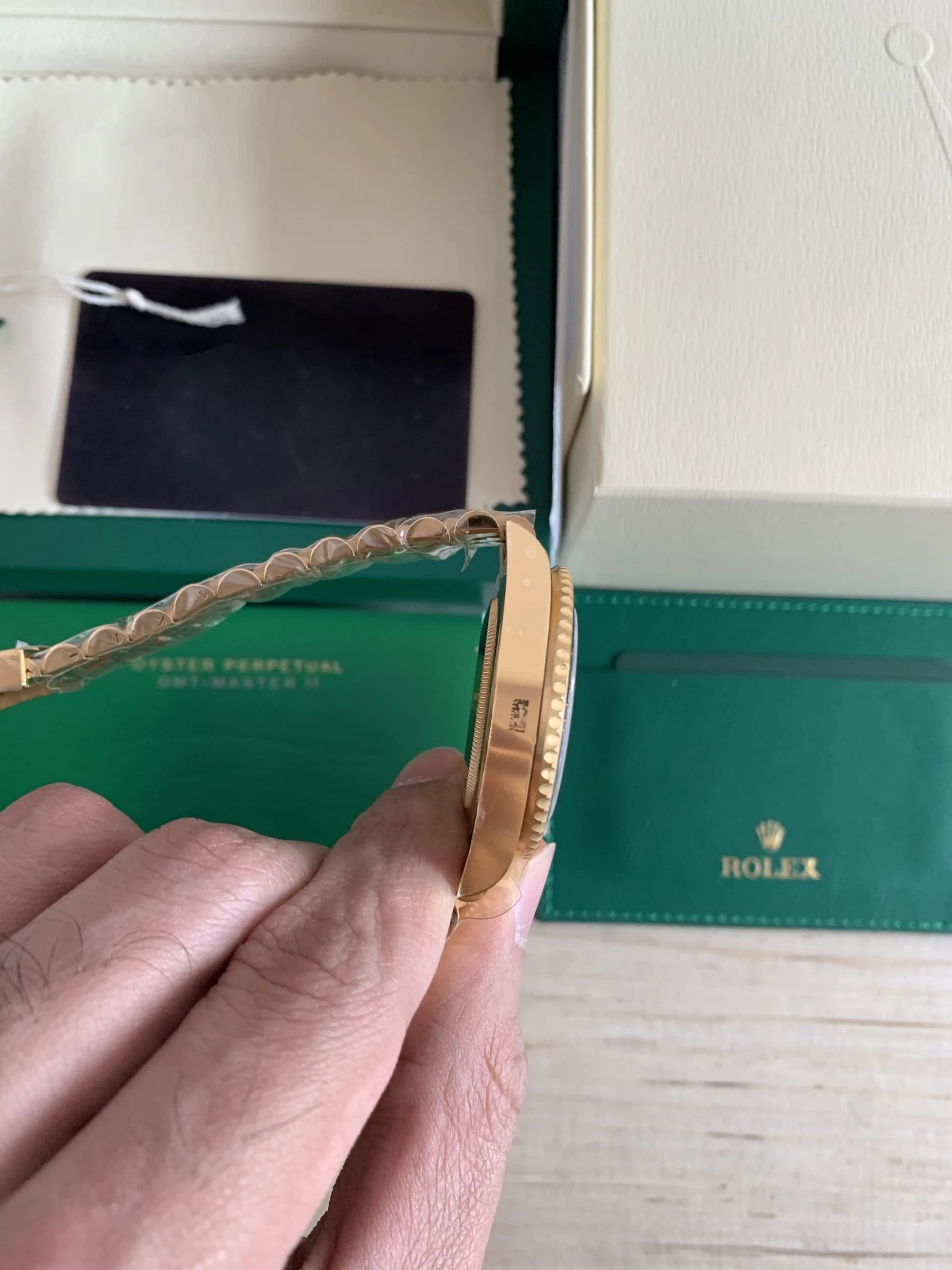 gmt-master 126718GRNR Super Clone - detail view 5