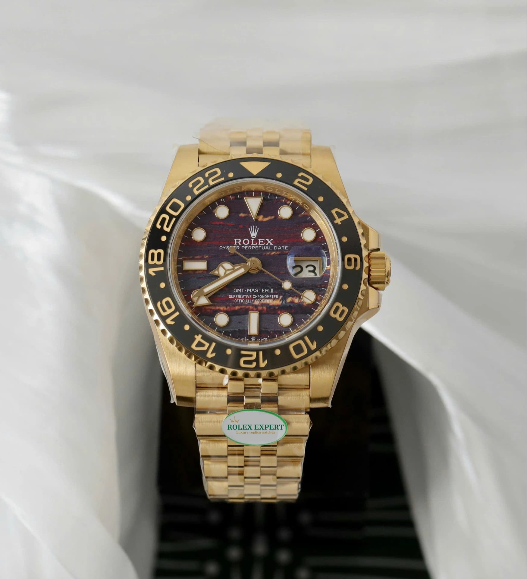 gmt-master 126718GRNR Super Clone - side view