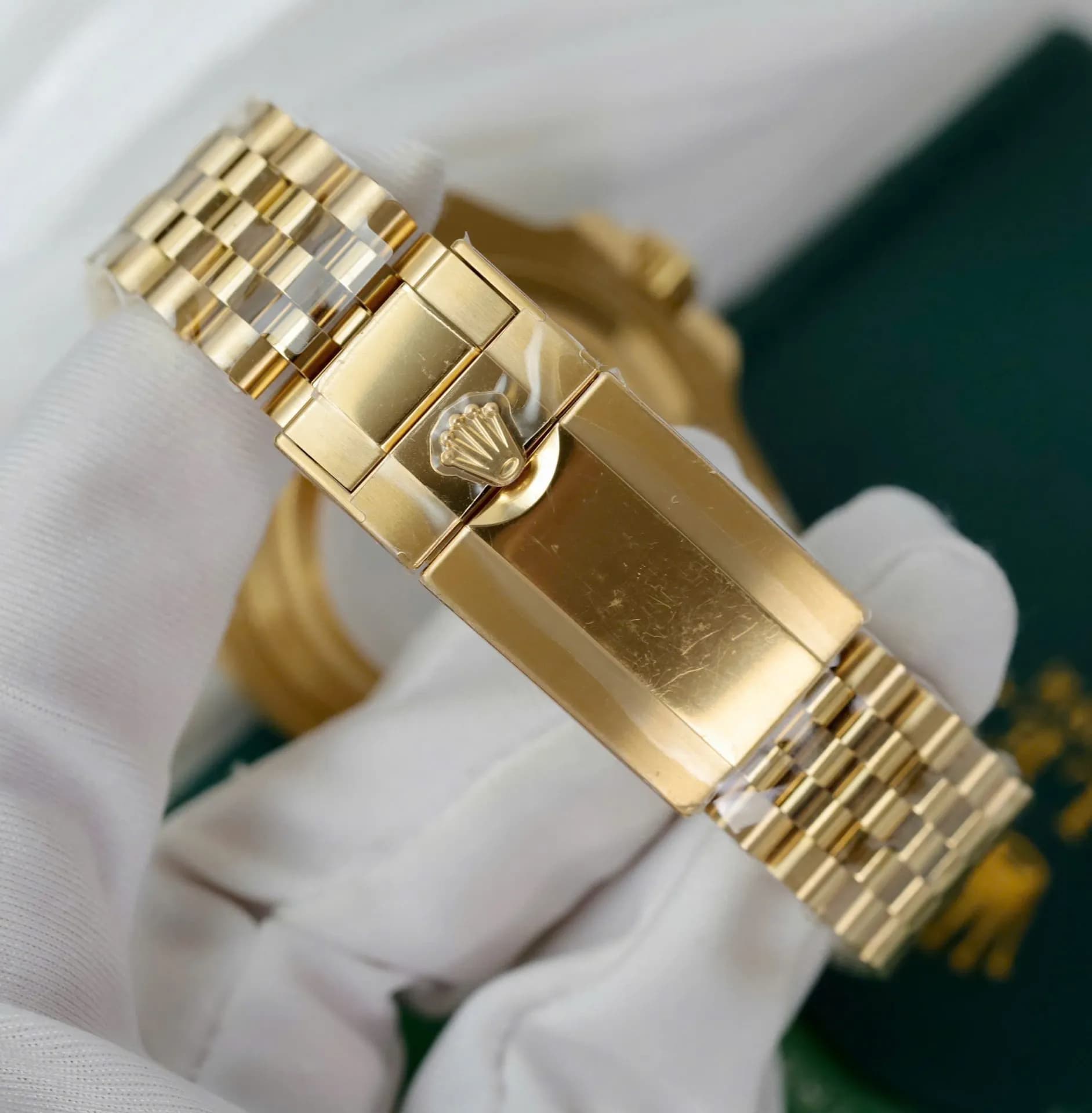 gmt-master 126718GRNR Super Clone - detail view 5