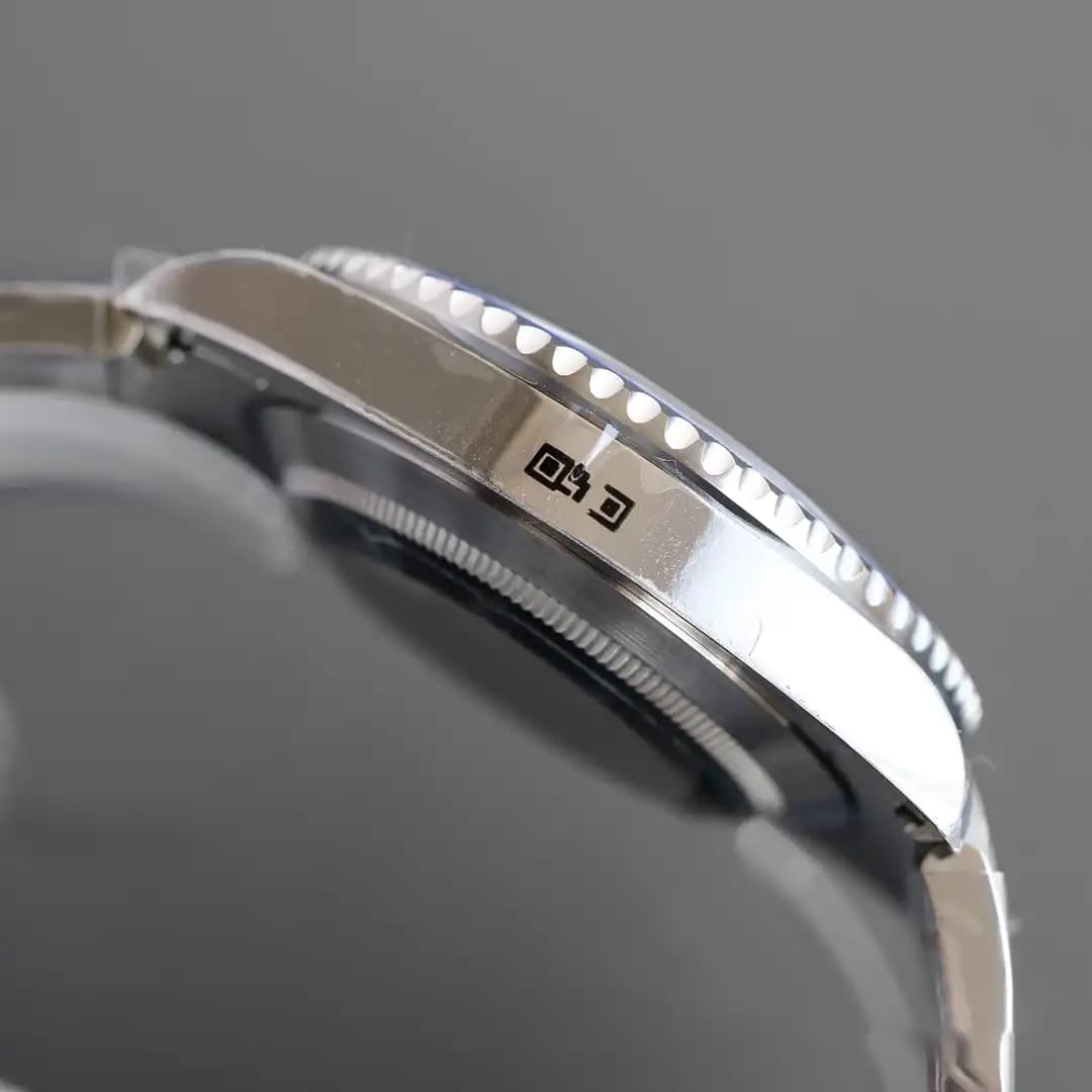 submariner 126610LN Super Clone - detail view 4