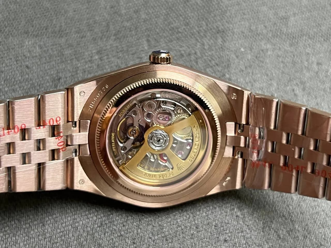 land-dweller 127335 Super Clone - wrist shot