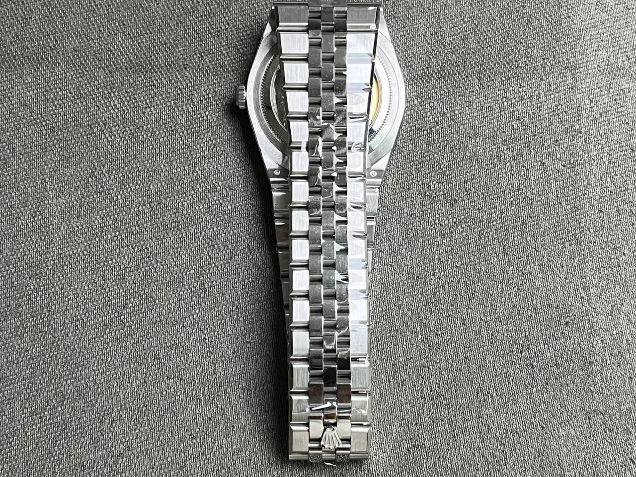 land-dweller 127336 Super Clone - caseback view