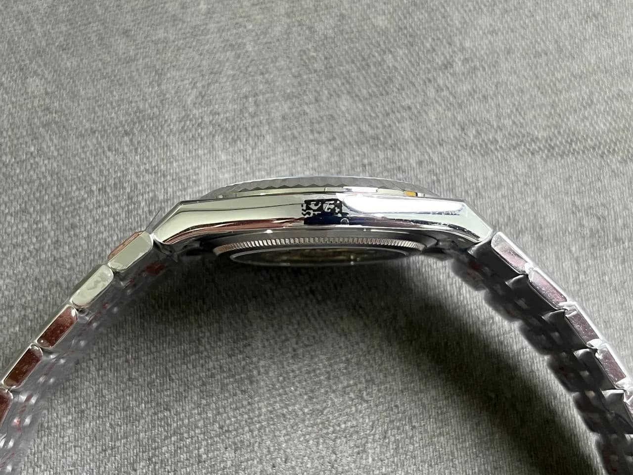 land-dweller 127336 Super Clone - wrist shot