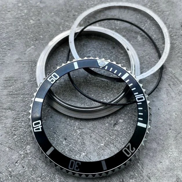 Rolex Submariner design elements and parts