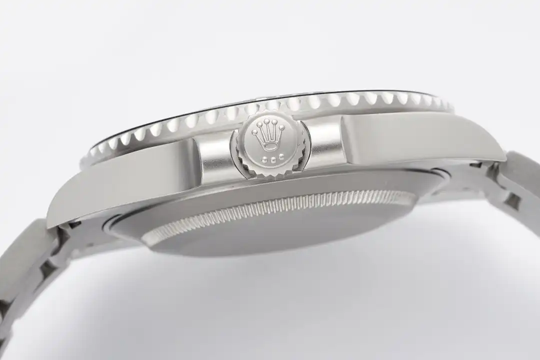 Rolex Submariner 116610LN copy — bracelet detail