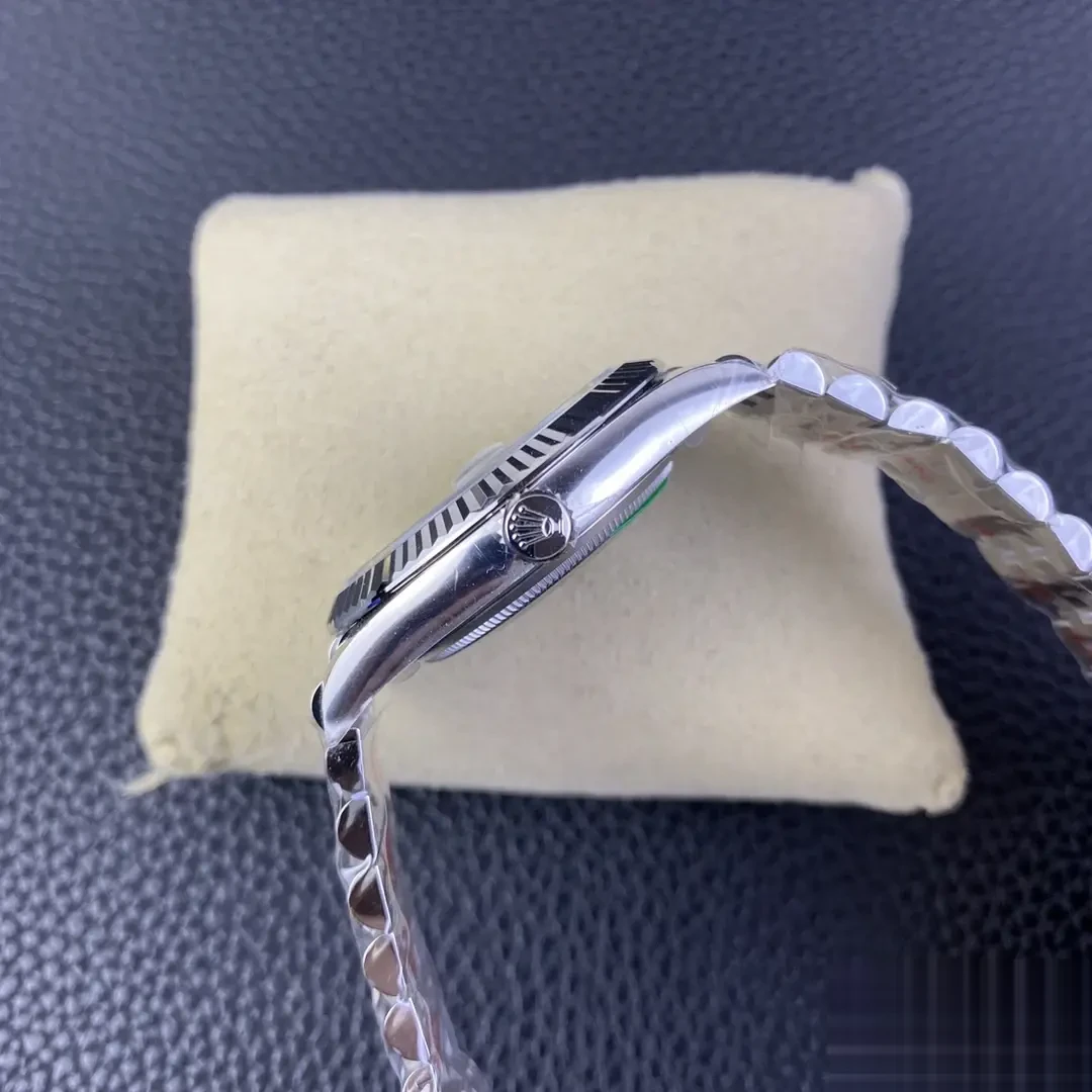 Datejust 126334 rolex replica black dial — bezel macro