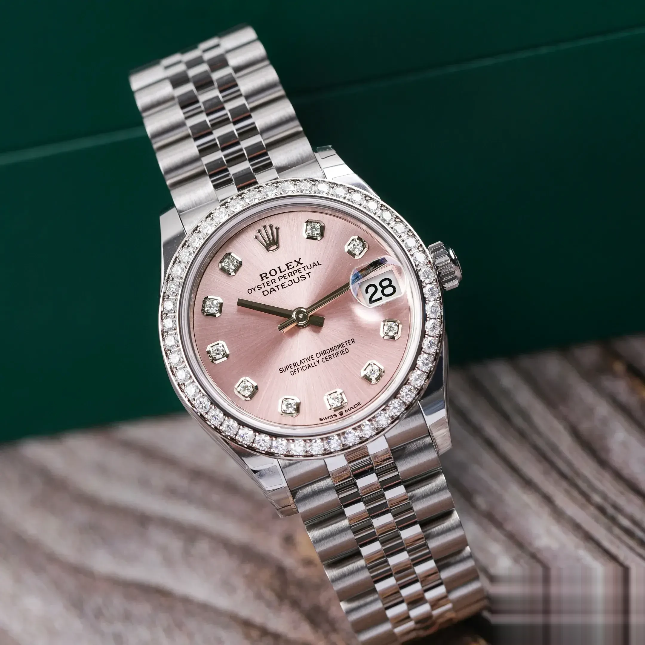 Datejust 278384RBR rolex copy aubergine dial — bezel macro
