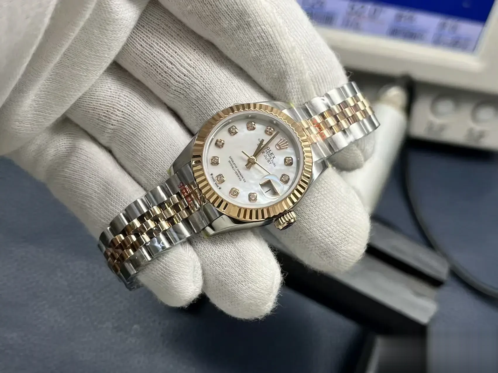 Datejust 279171 rolex copy mother of pearl dial — caseback detail