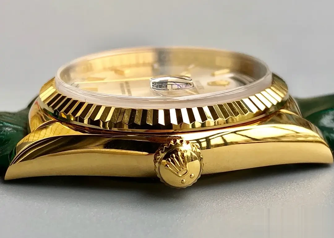 Rolex Day-Date 118138 miyota replica — lume shot
