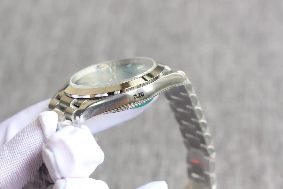 Rolex Day-Date 41985 replica ice blue dial — bezel macro