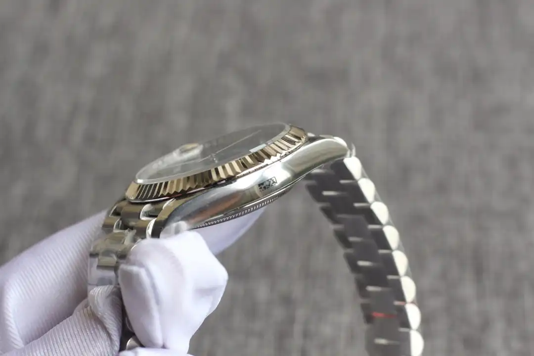 Rolex Day-Date 41985 copy rhodium dial — bezel macro