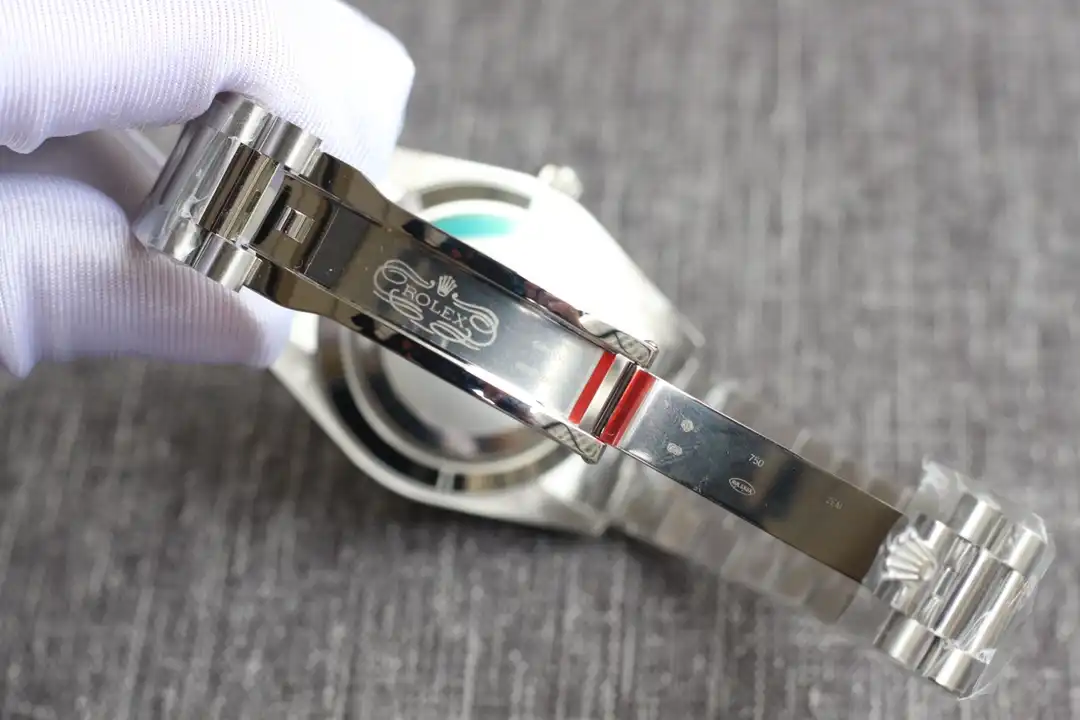 Rolex Day-Date 41985 replica — lume shot