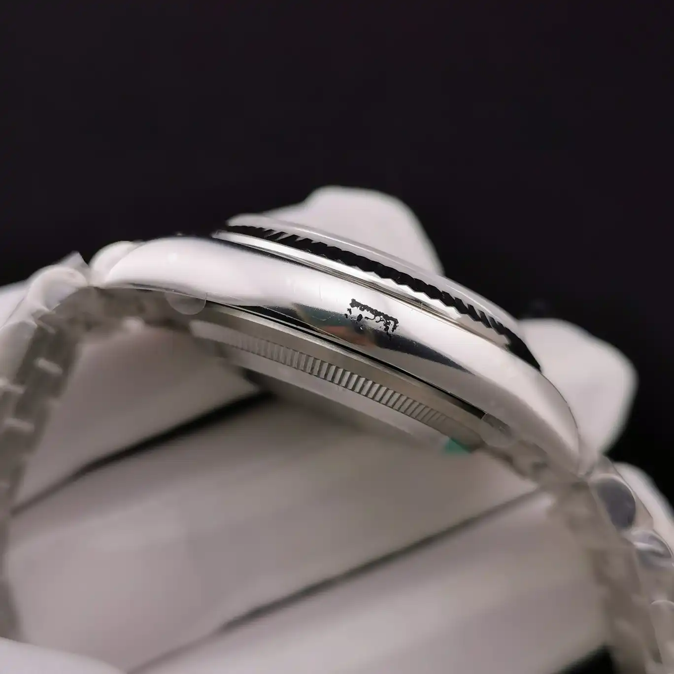 Rolex Day-Date 41985 copy mother of pearl dial — bezel macro