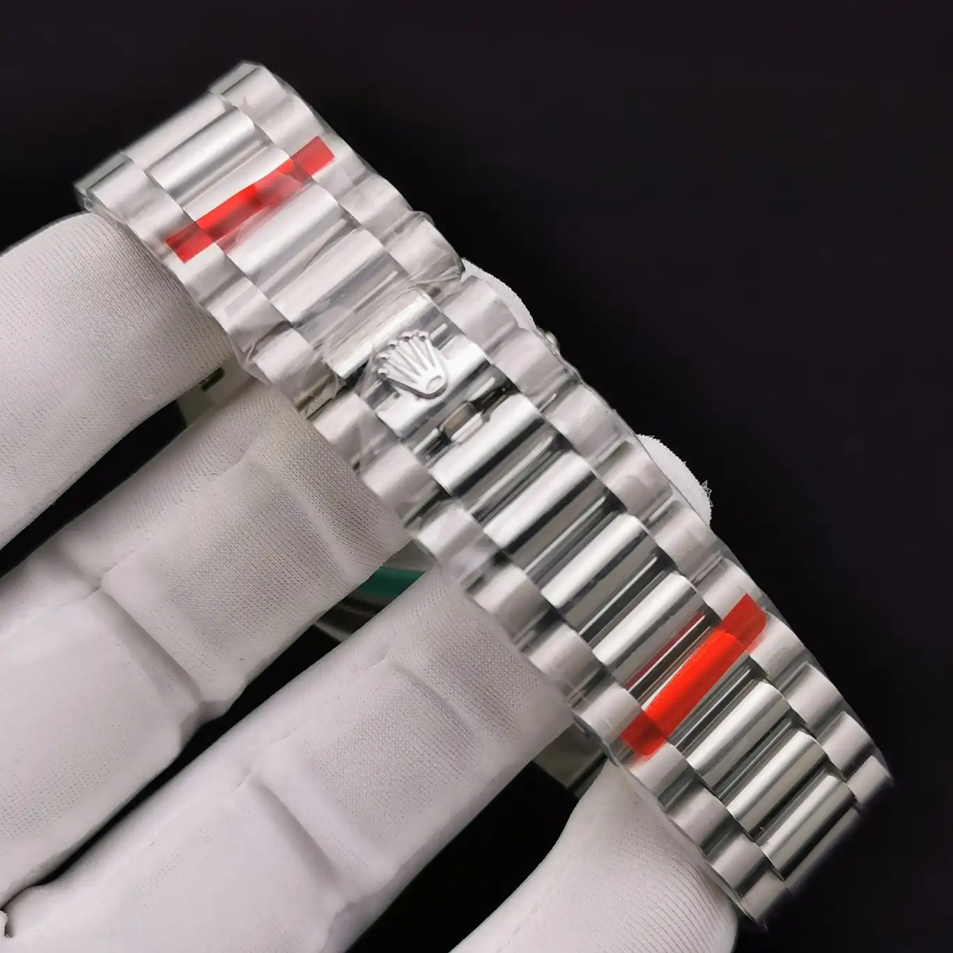 Rolex Day-Date 41985 replica — lume shot