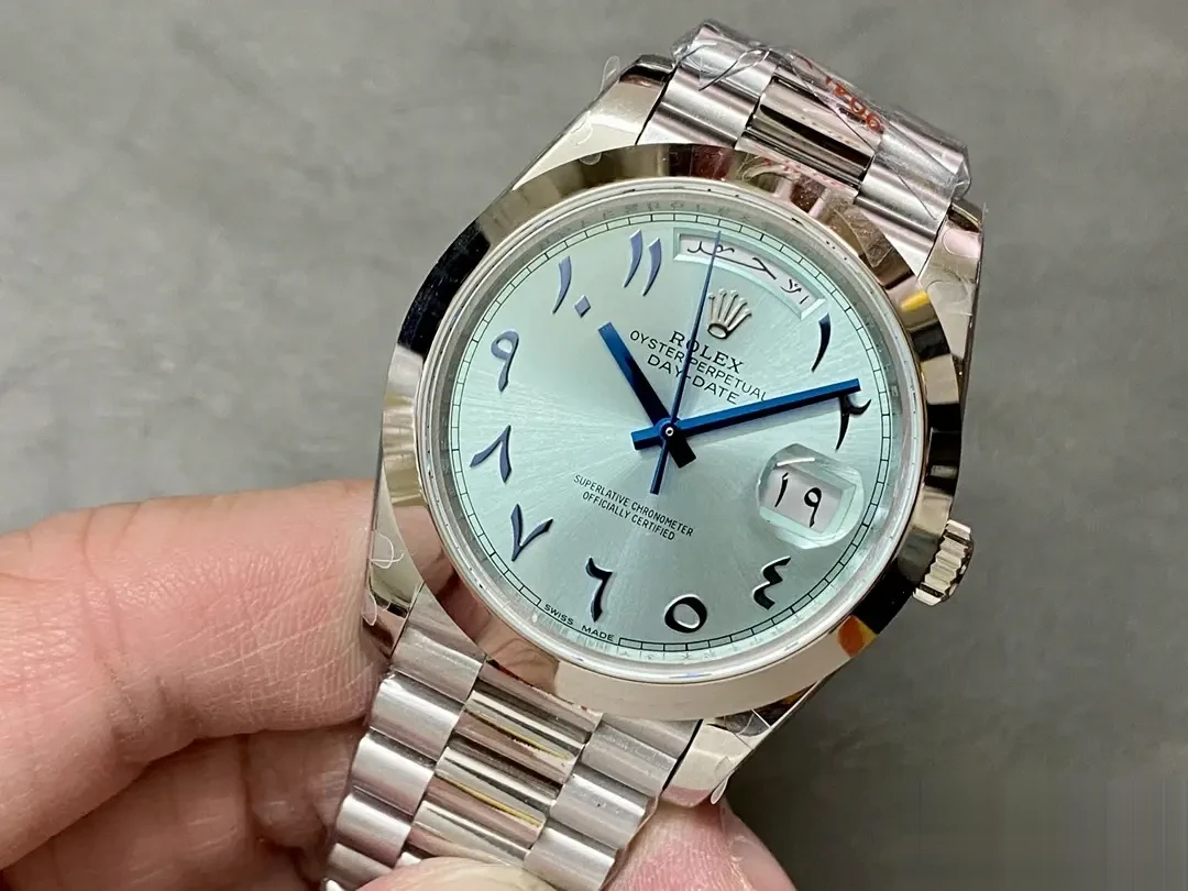 Day-Date 228206 japanese automatic replica blue dial — bezel macro