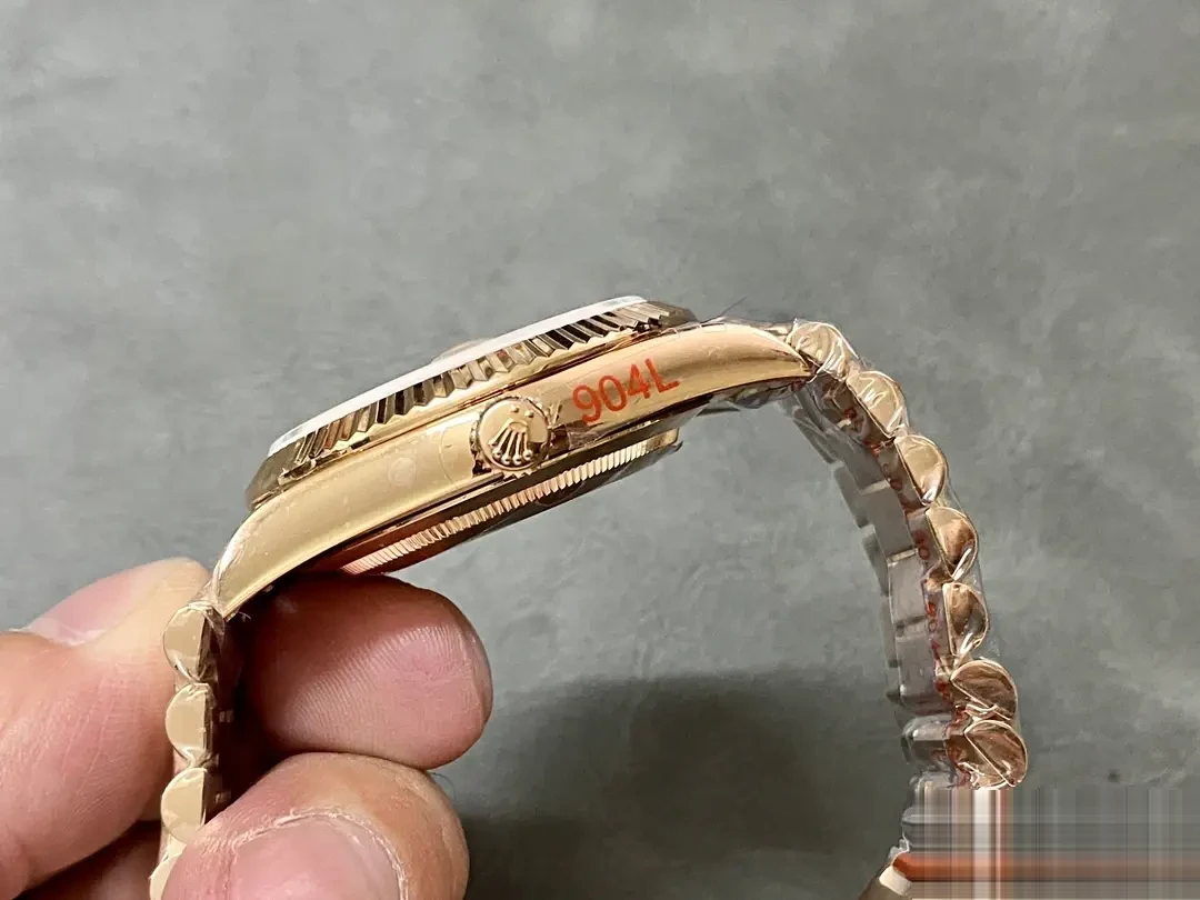 Day-Date 228235 rolex replica 40mm — crown and case detail
