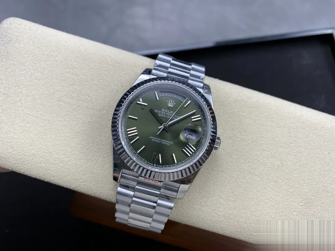Rolex Day-Date 228239 miyota replica green dial — bezel macro