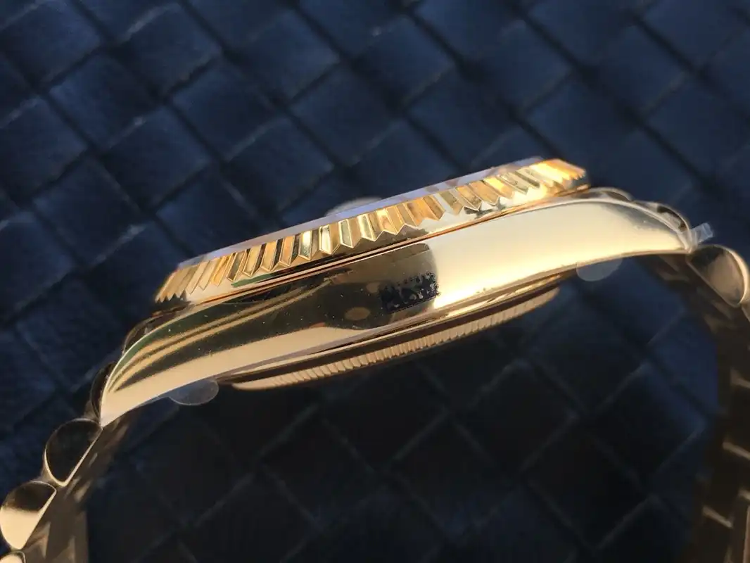 Rolex Day-Date 41985 super clone replica 36mm — crown and case detail