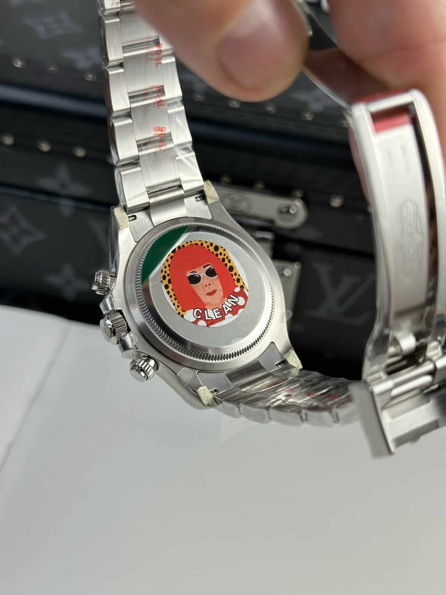 Daytona 126500LN super clone replica 40mm — crown and case detail