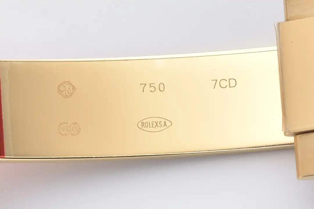 Daytona 126518LN replica golden dial — angled view