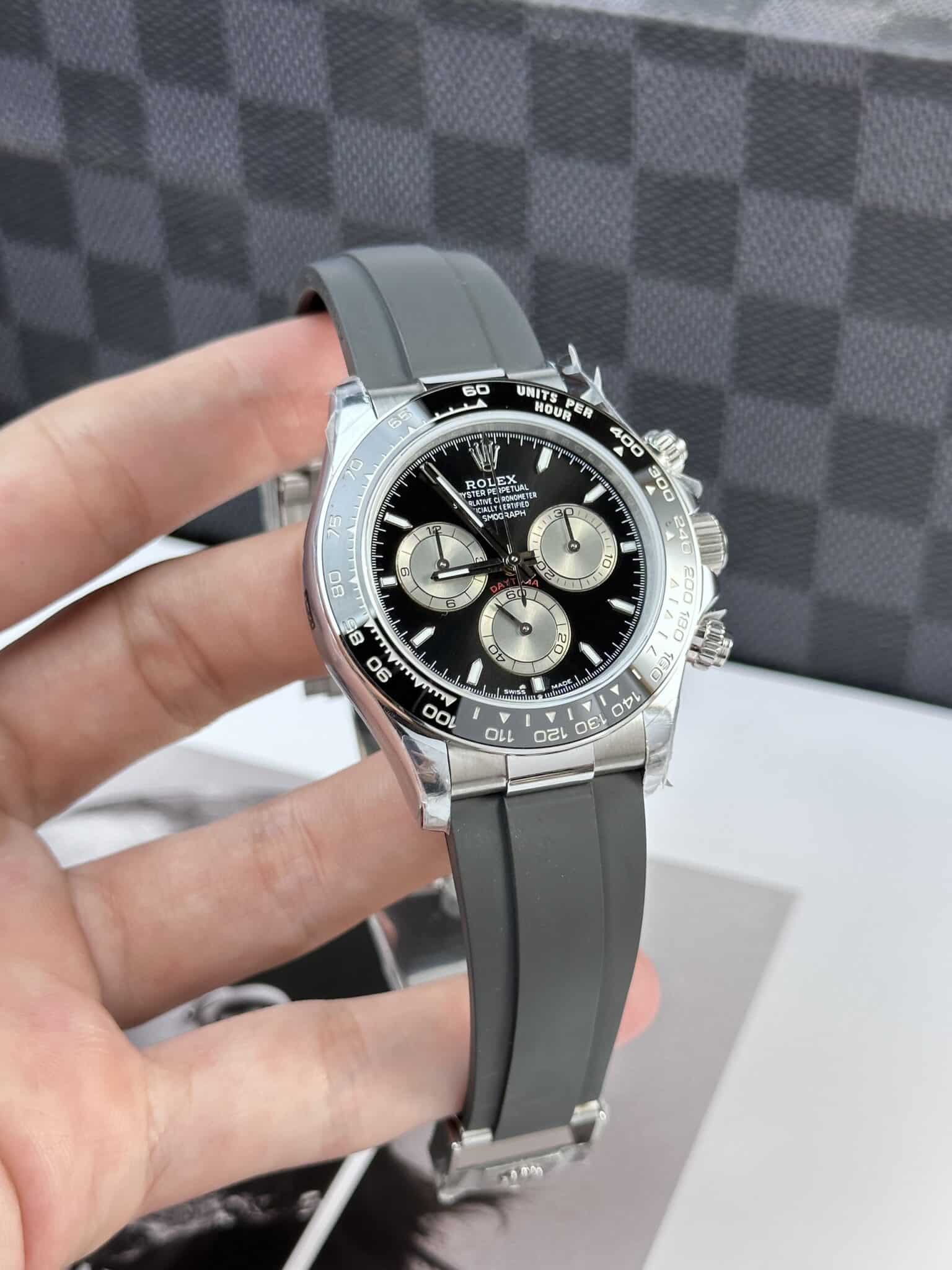 Rolex Daytona 126519LN super clone replica bright black dial — caseback detail