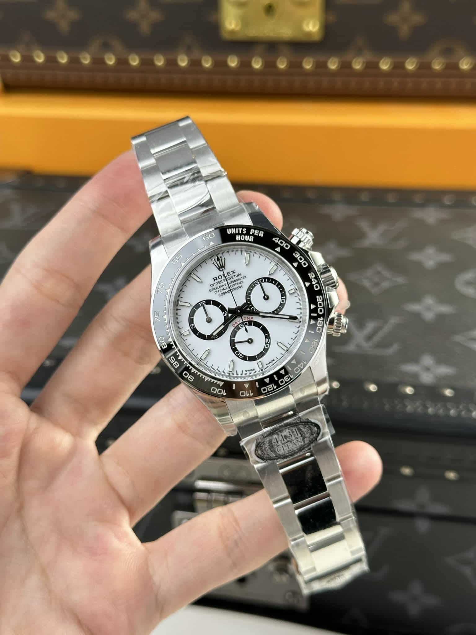 Daytona 126500LN Panda super clone replica 40mm — dial close-up