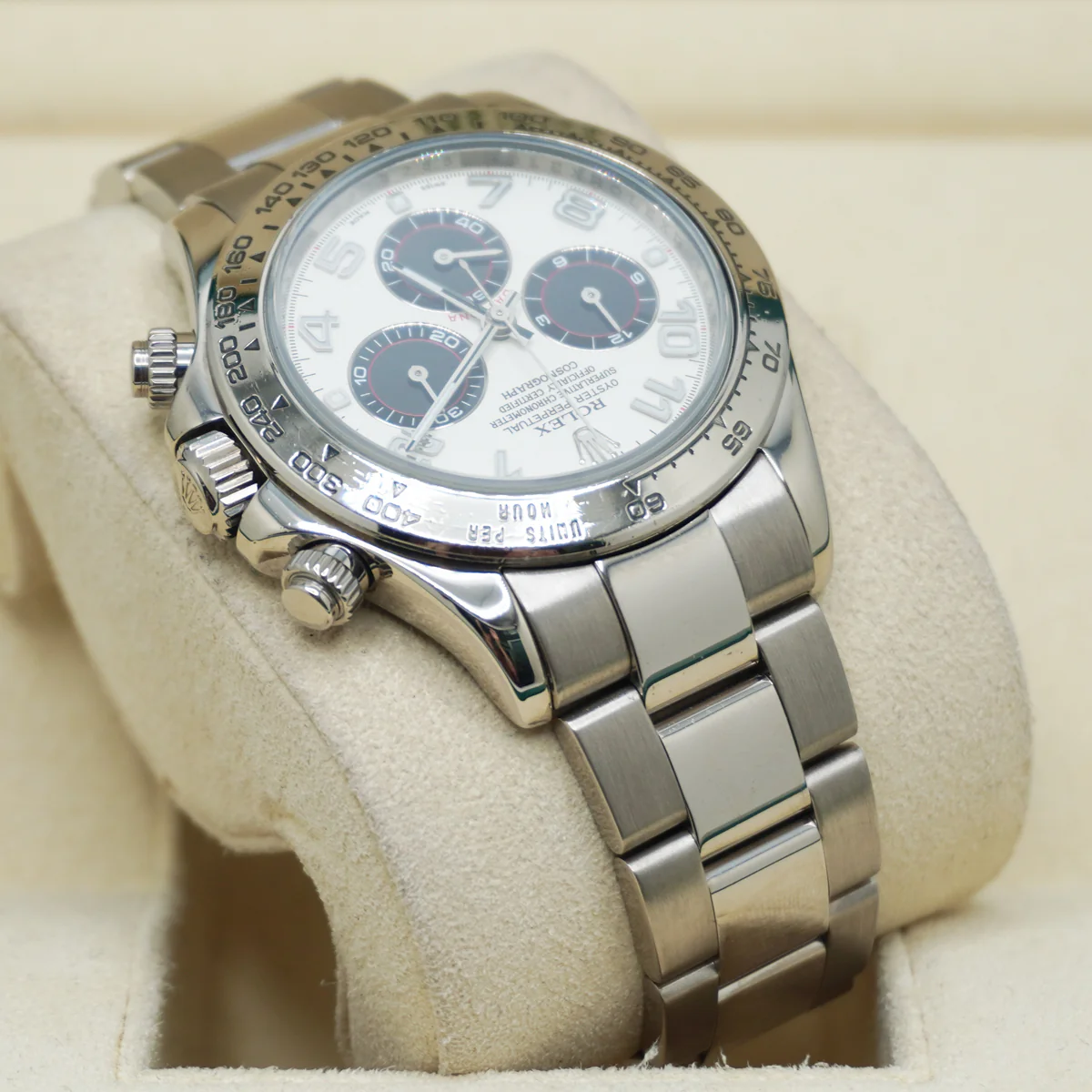 Rolex Daytona 116509 super clone replica silver dial — bezel macro