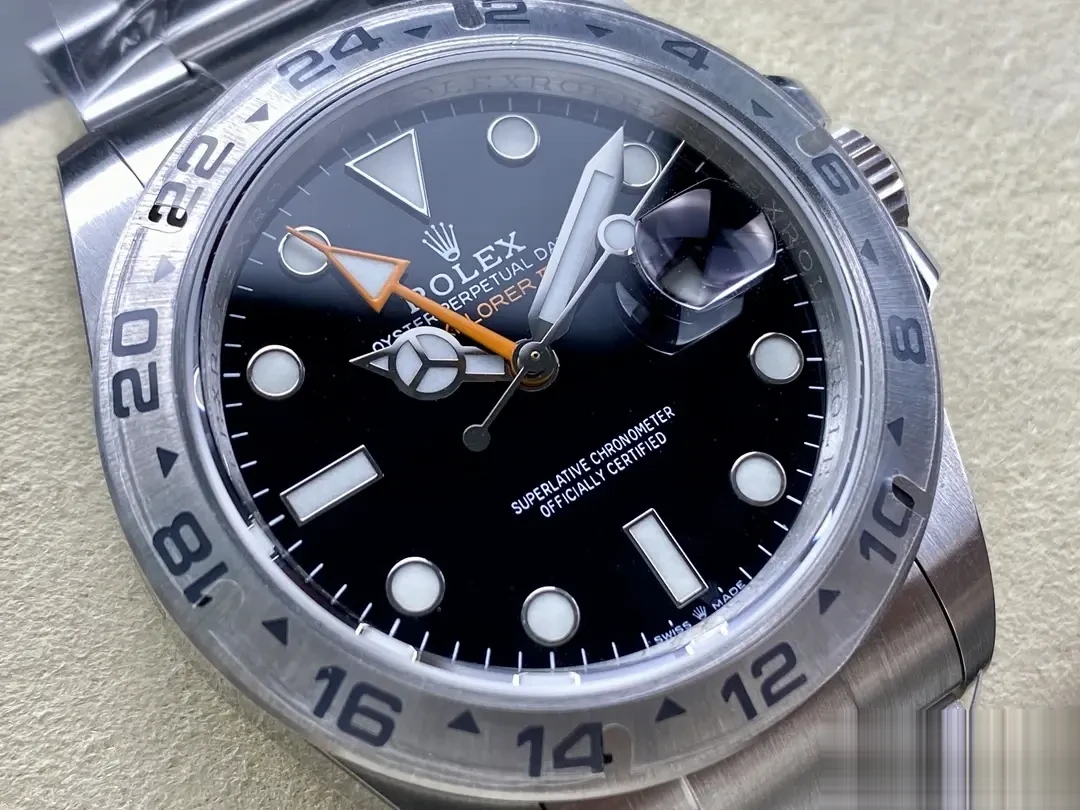 Rolex Explorer 226570 miyota replica black dial — bezel macro