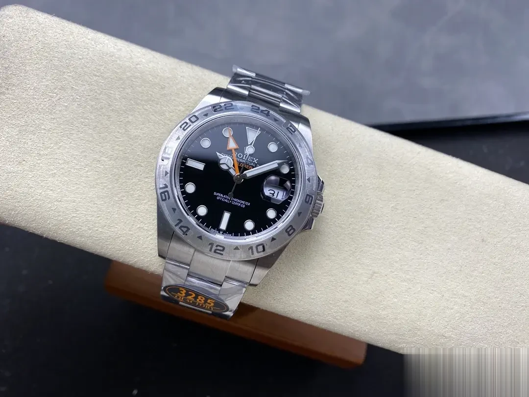 Rolex Explorer 226570 replica — lume shot