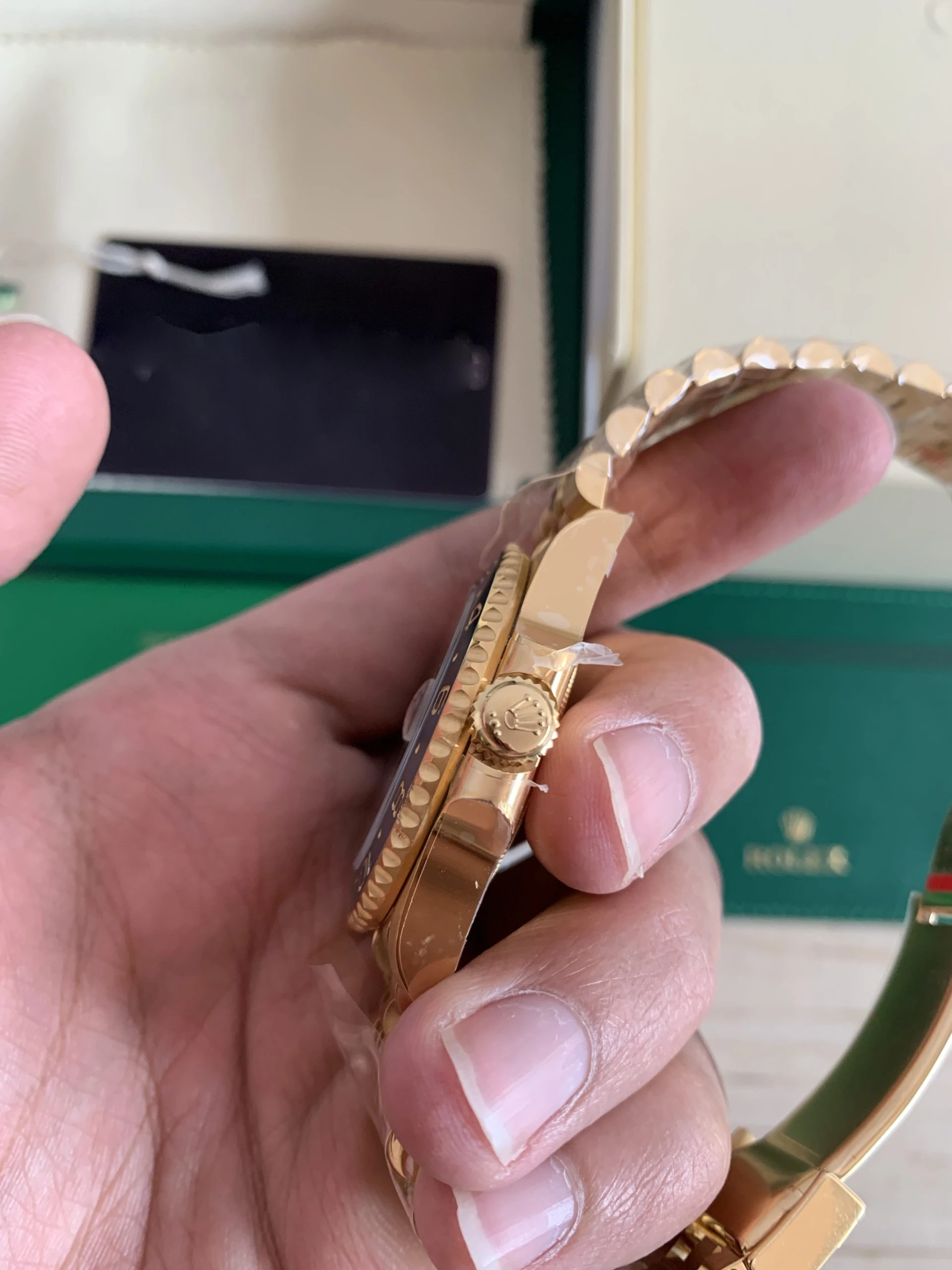 Rolex GMT-Master 126718GRNR super clone replica — side profile