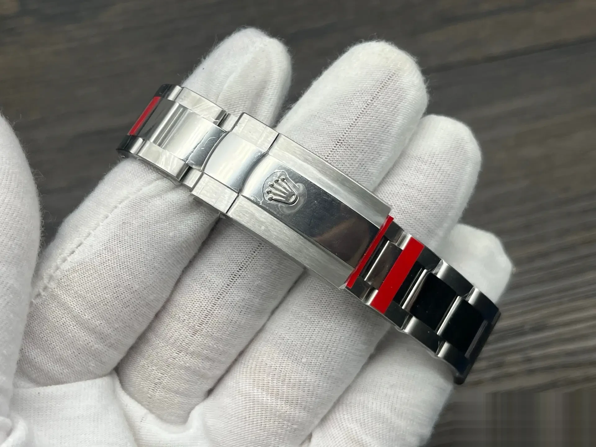 Rolex Milgauss 116400GV replica black dial — caseback detail