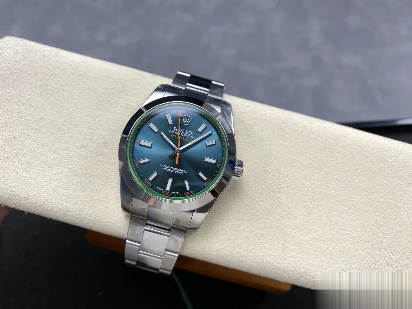 Rolex Milgauss 116400GV miyota replica blue dial — bezel macro