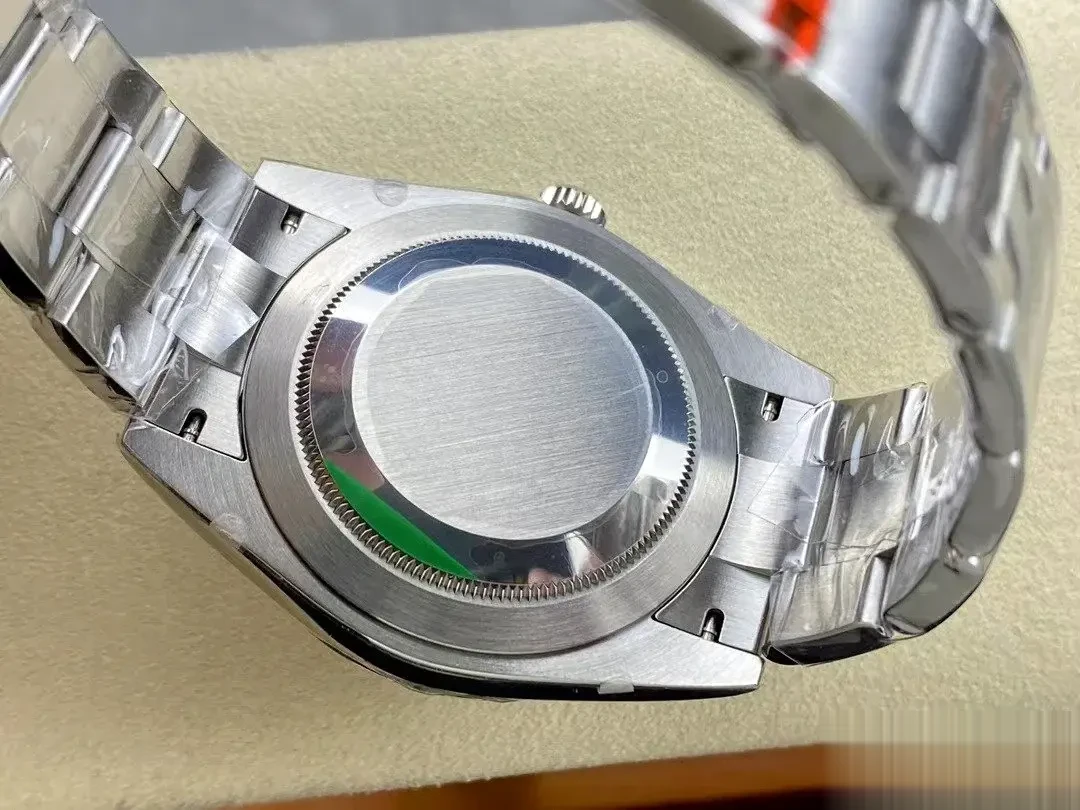 Oyster Perpetual 124300 rolex replica 41mm — crown and case detail