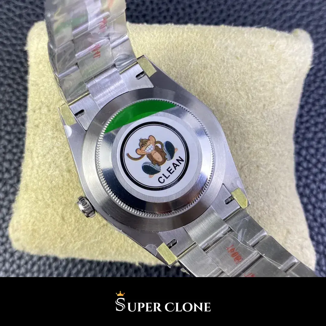 Rolex Oyster Perpetual 124300 replica 41mm — dial close-up
