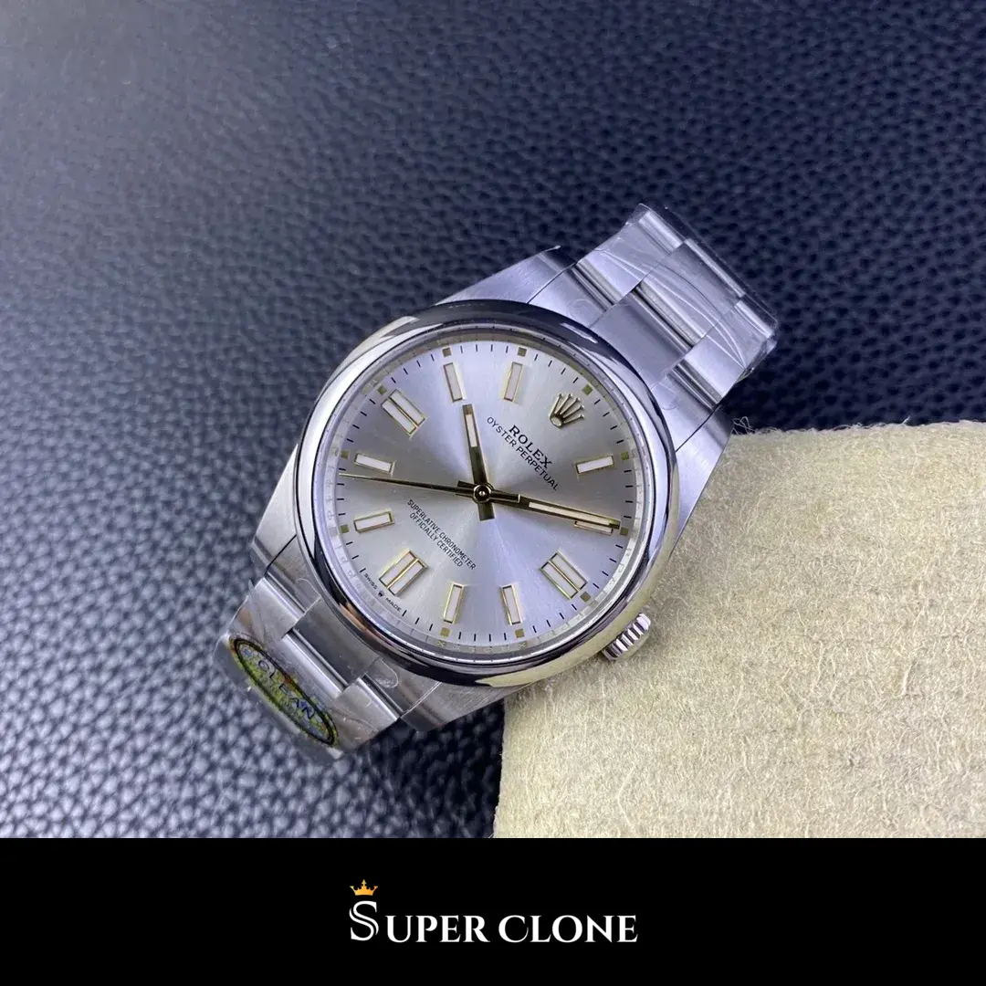 Oyster Perpetual 124300 rolex replica — lume shot