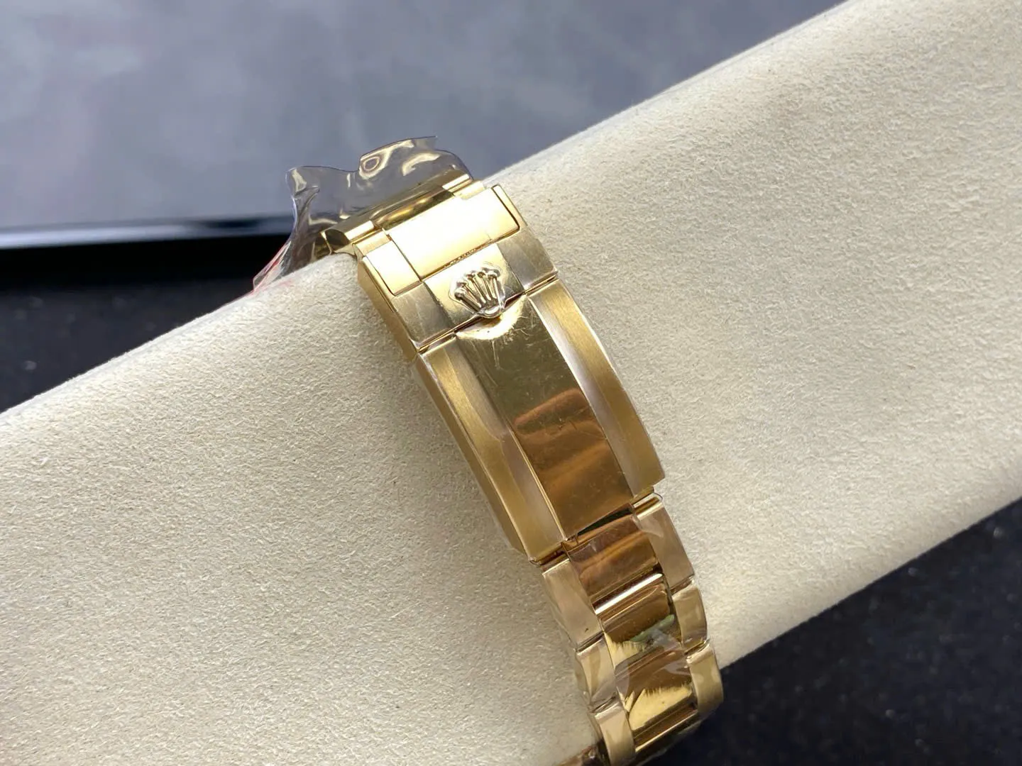 Rolex Daytona 126508 clone 40mm — crown and case detail