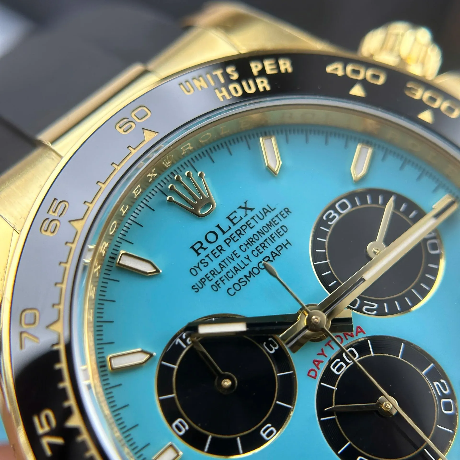 Daytona 126518LN copy 40mm — crown and case detail