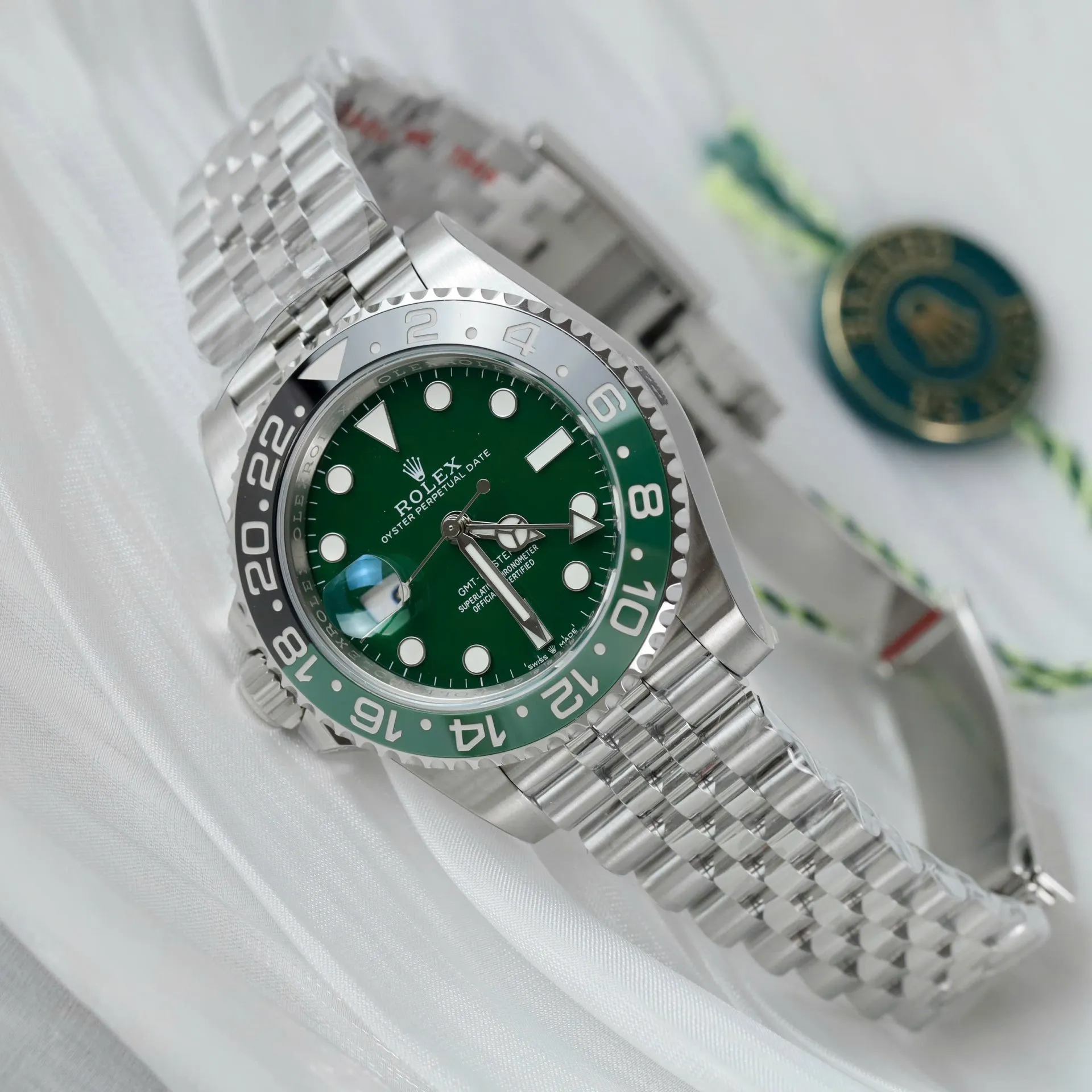 Rolex GMT-Master 126729VTNR 1:1 replica green ceramic dial — caseback detail