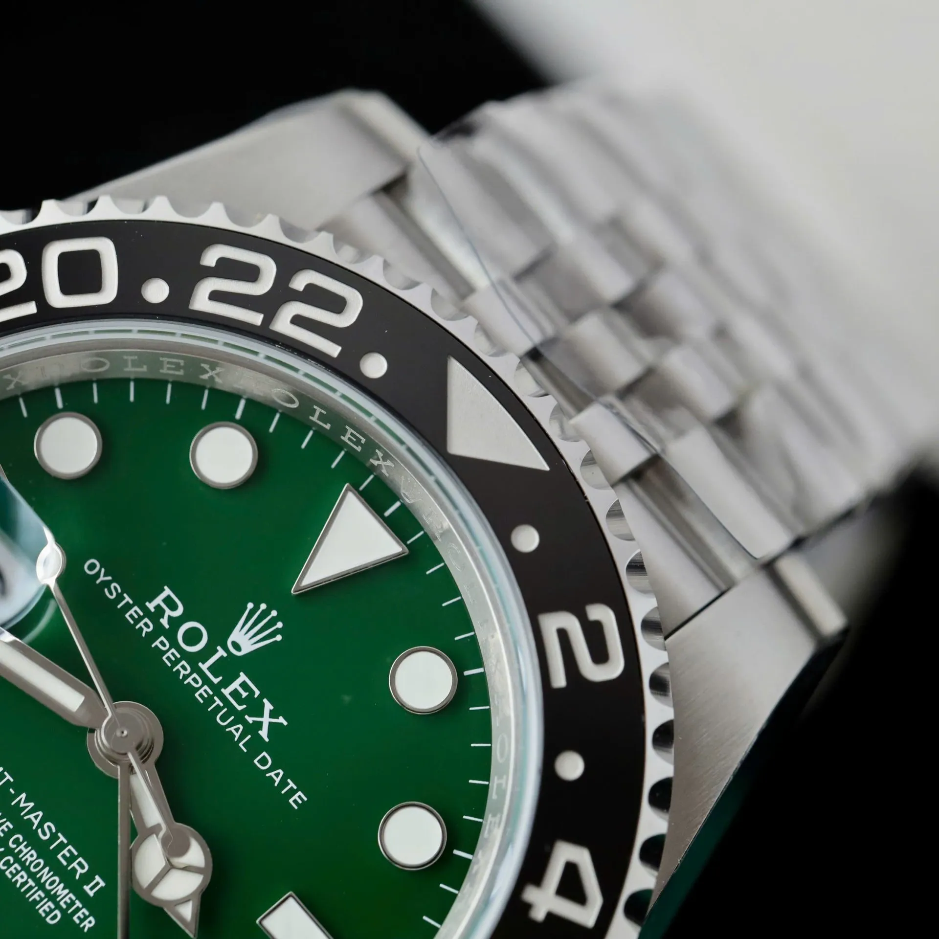 Rolex GMT-Master 126729VTNR clone 40mm — crown and case detail