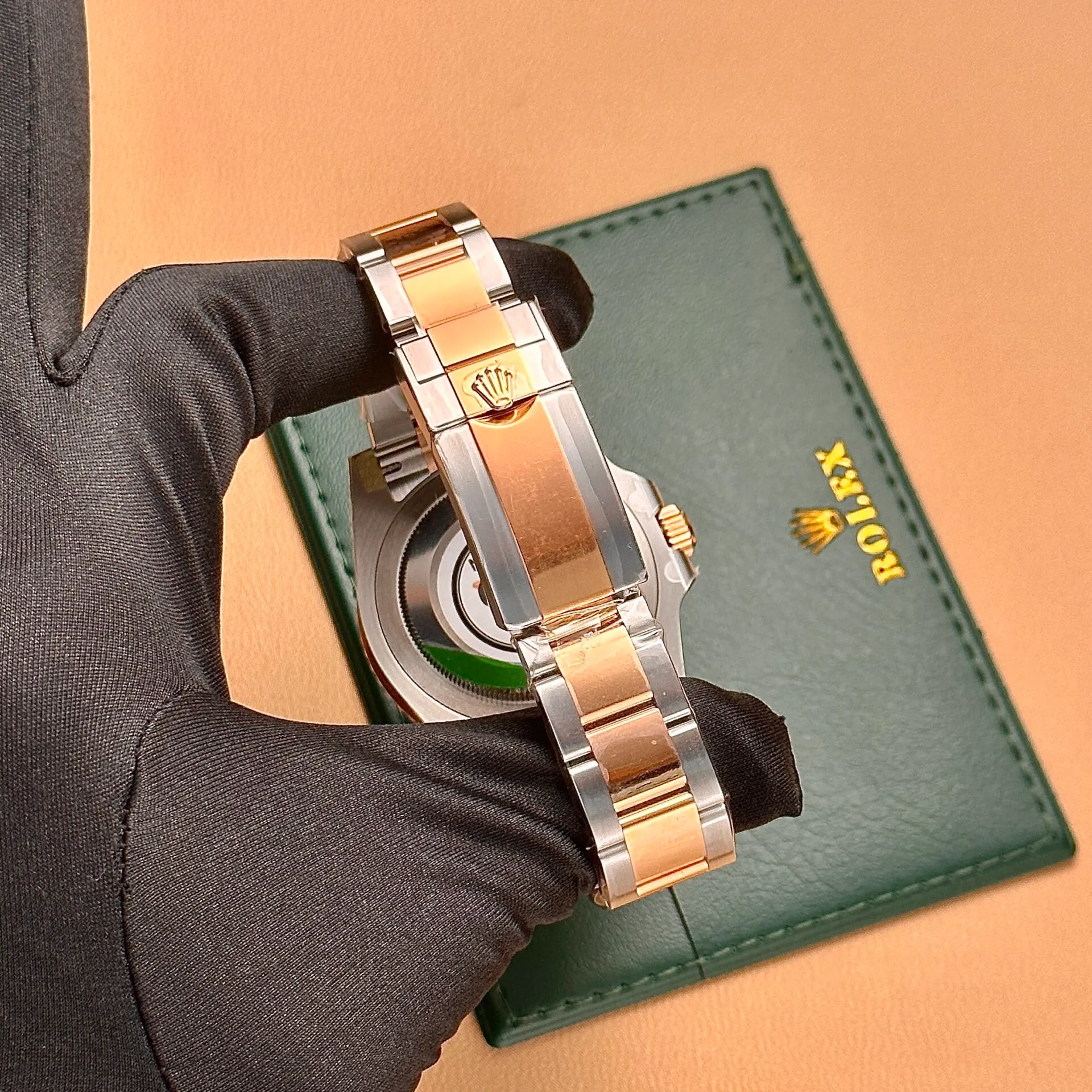 GMT-Master 126711CHNR replica — lume shot