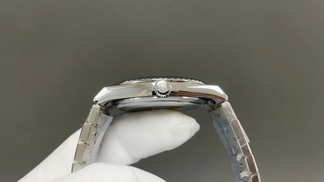 Rolex Land-Dweller 127334 1:1 replica 40mm — wrist shot