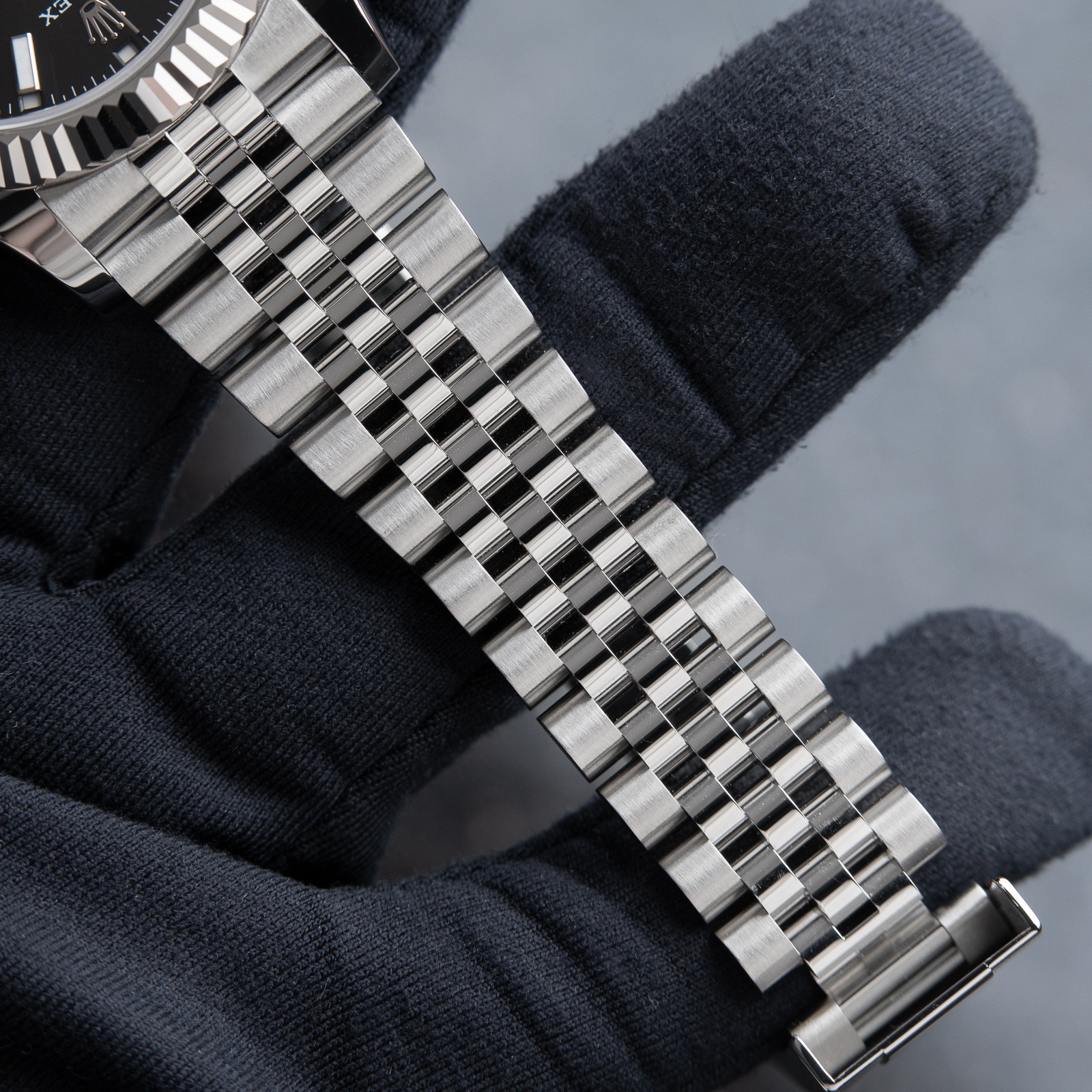 Sky-Dweller 336934 super clone replica 42mm — wrist shot