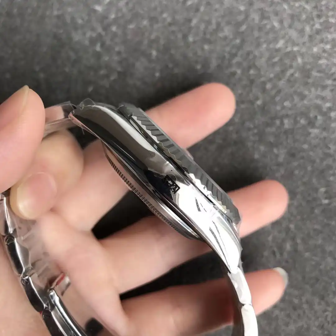 Sky-Dweller 326238 super clone replica — bracelet detail