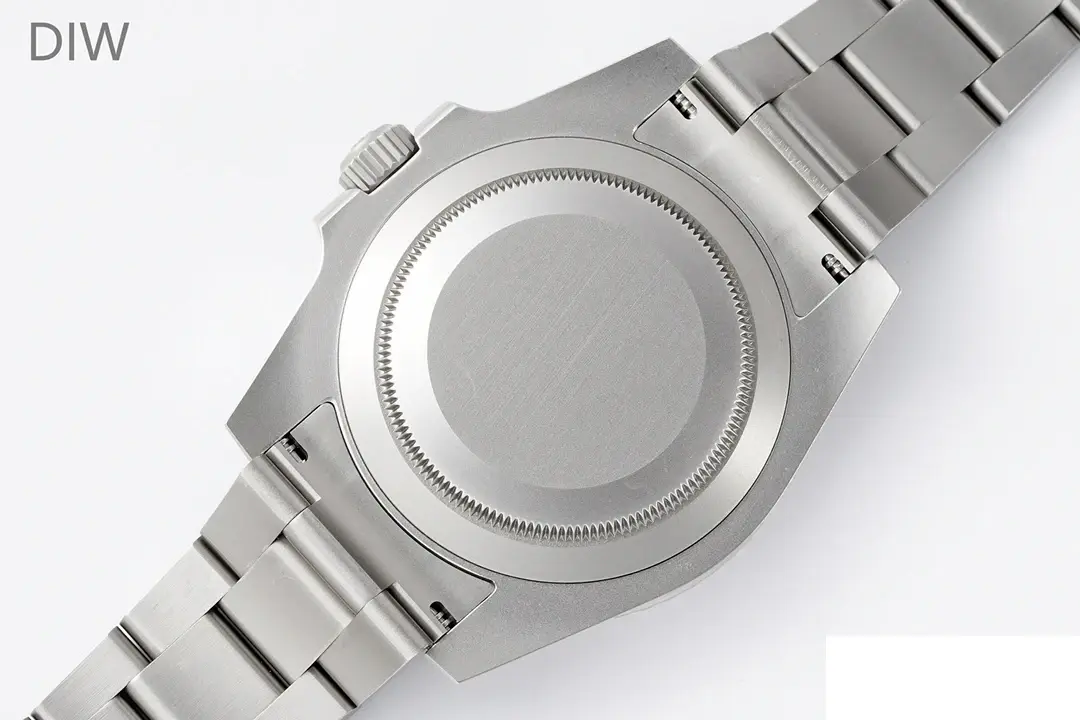 Submariner 116610 rolex copy 41mm — wrist shot