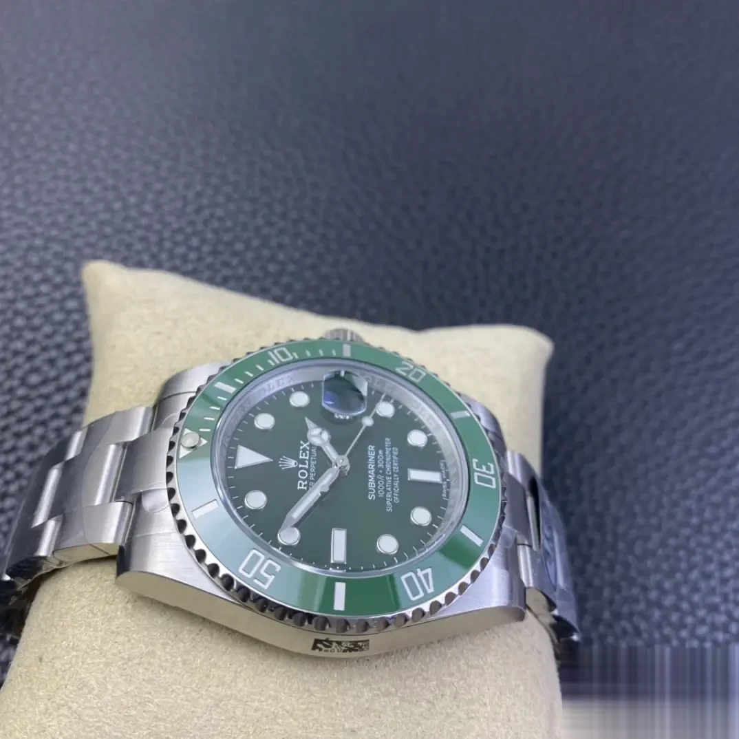 Submariner 116610LV japanese automatic replica 40mm — wrist shot