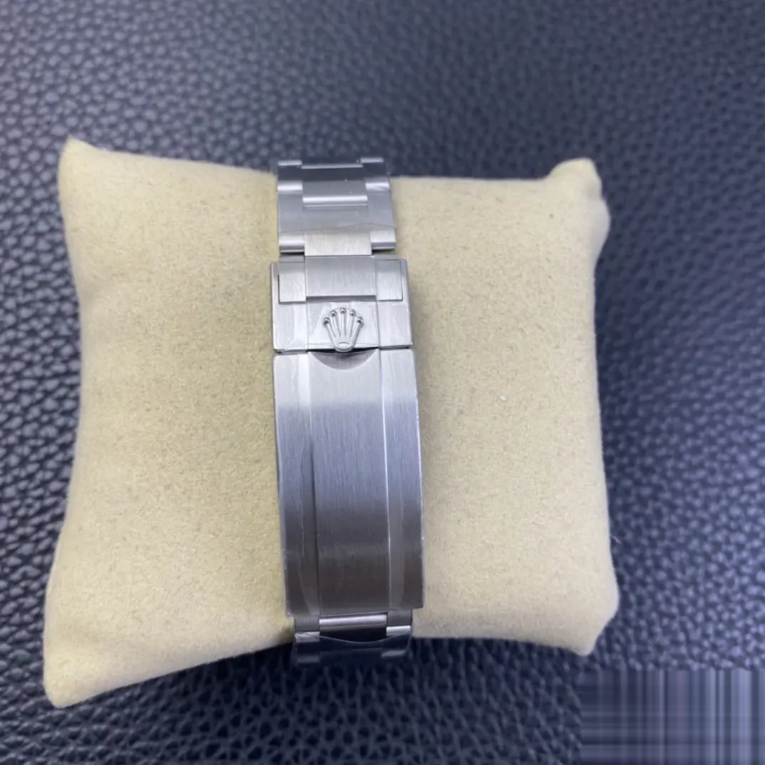 Rolex Submariner 116610LV rolex clone 40mm — crown and case detail