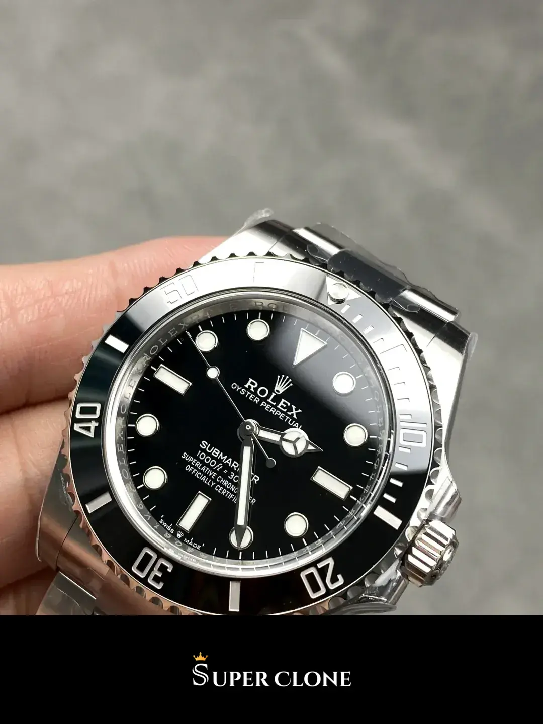 Submariner 124060 rolex replica — lume shot