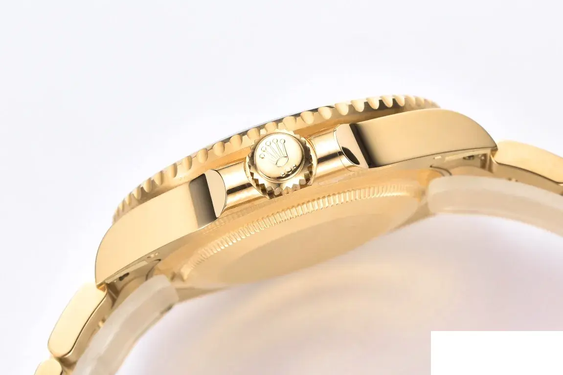 Submariner 126618LN rolex replica black dial — angled view